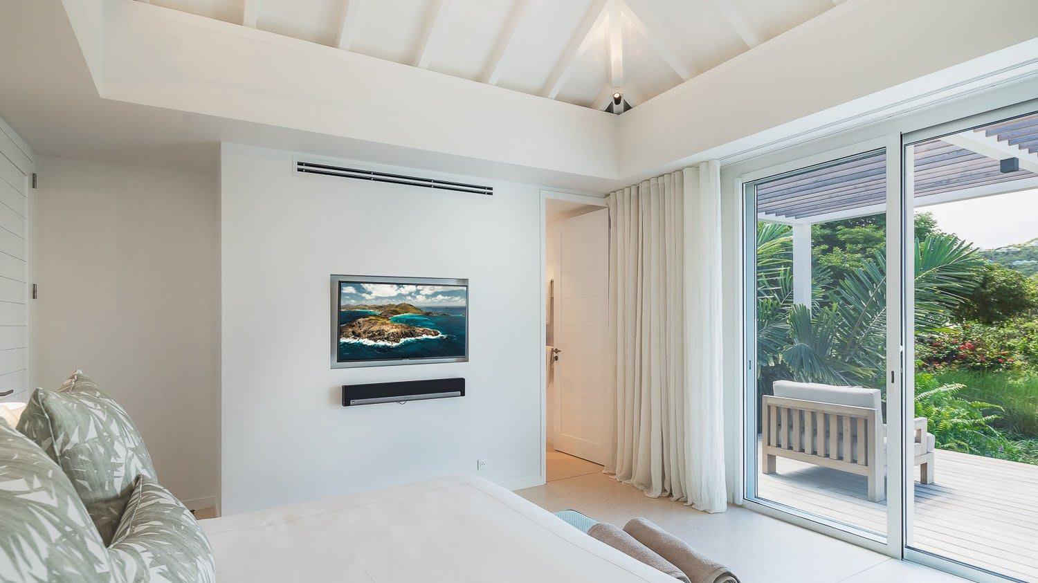 Ideally Located Prestigious Villa Toiny Екстериор снимка
