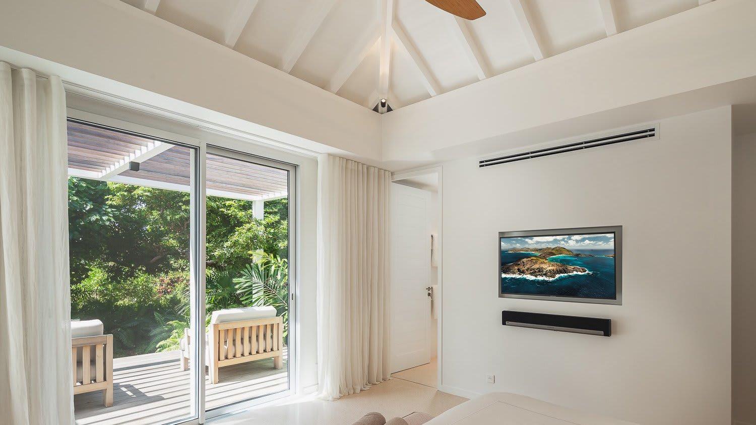 Ideally Located Prestigious Villa Toiny Екстериор снимка